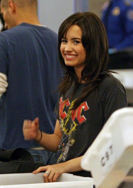 600full-demi-lovato.jpg