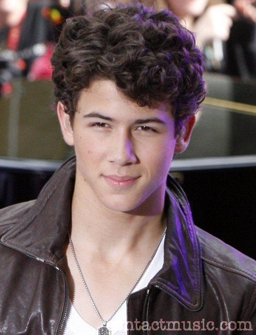 nick_jonas_2467504.jpg