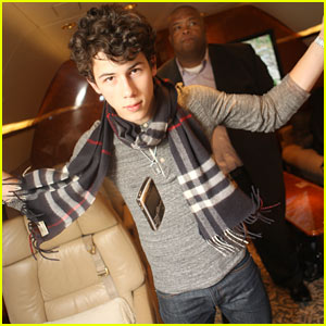 nick-jonas-blackberry-floating.jpg