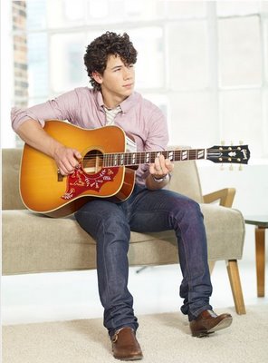 nick-jonas-cute.jpg