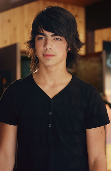 Joe-Jonas-cr01.jpg