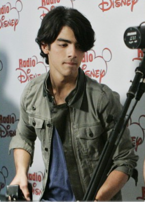 joe-jonas-radio-disney.png